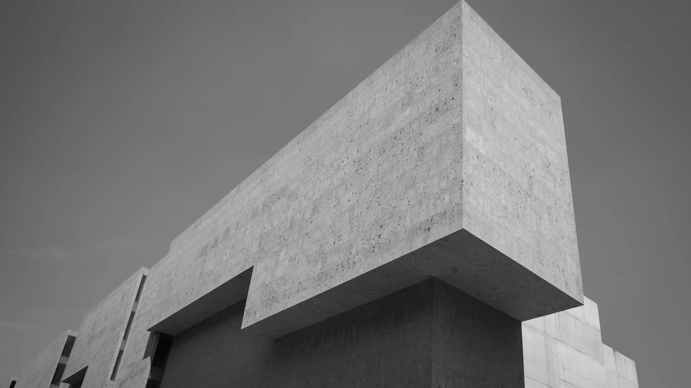 Architecture contemporaine minimaliste en béton